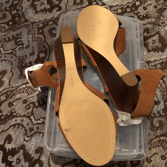 Brown Nine West wedges - Picture 3 of 3